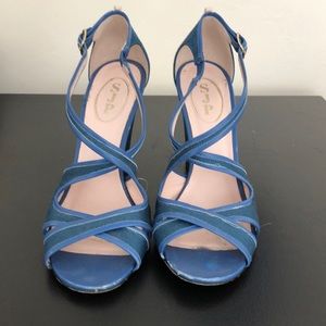 Sarah Jessica Parker blue satin wedges